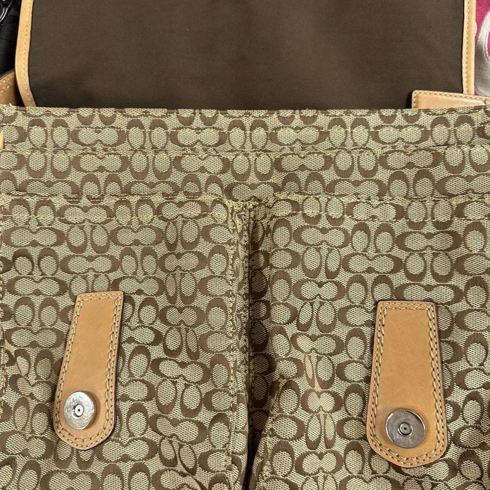 Coach Brown Signature Canvas Messenger Bag with Tan Leather Trim - Picture 4 of 6